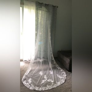 NWT Cathedral Length Veil